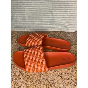 Universal Thread tan woven slides